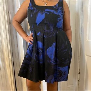 Gap Blue/black flowered shape dress